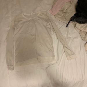 White lululemon long sleeve shirt